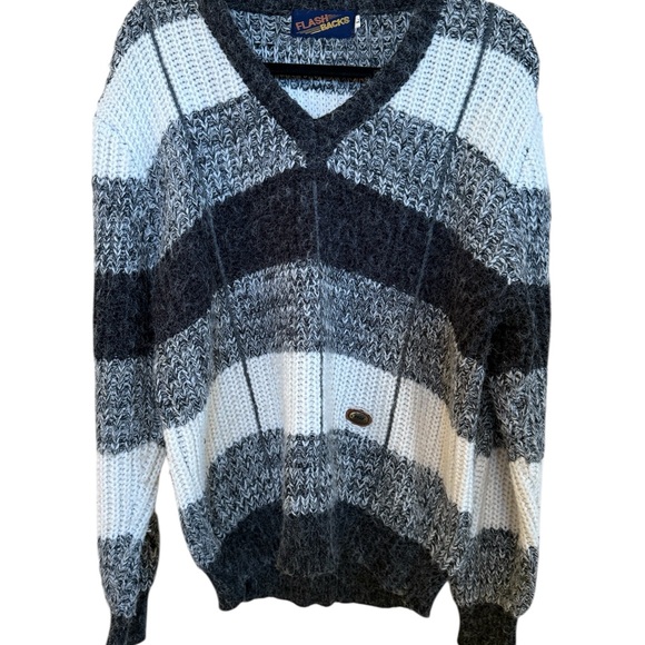 Flashback Sweaters - Elegant V-Neck Sweater - Black, Gray, White